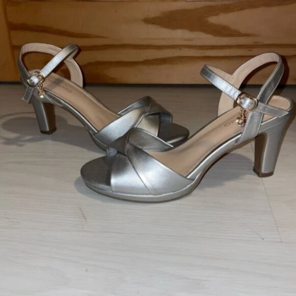 Andiamo Silver heels - Picture 3 of 6